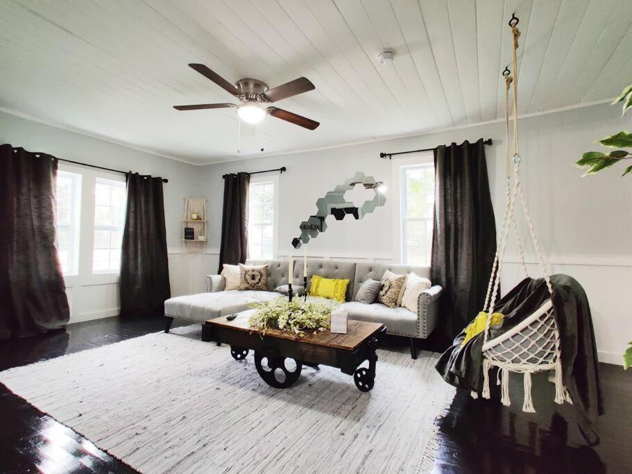 Honeycomb Gem, Beautifully Designed & Near Downtown Thomasville Buitenkant foto