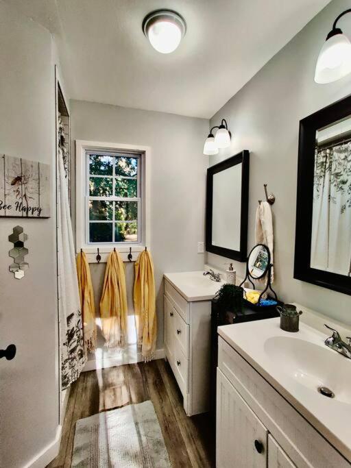 Honeycomb Gem, Beautifully Designed & Near Downtown Thomasville Buitenkant foto