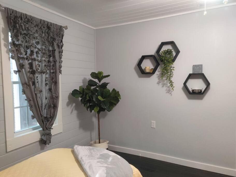 Honeycomb Gem, Beautifully Designed & Near Downtown Thomasville Buitenkant foto