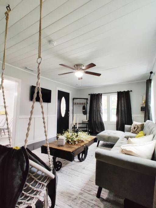 Honeycomb Gem, Beautifully Designed & Near Downtown Thomasville Buitenkant foto