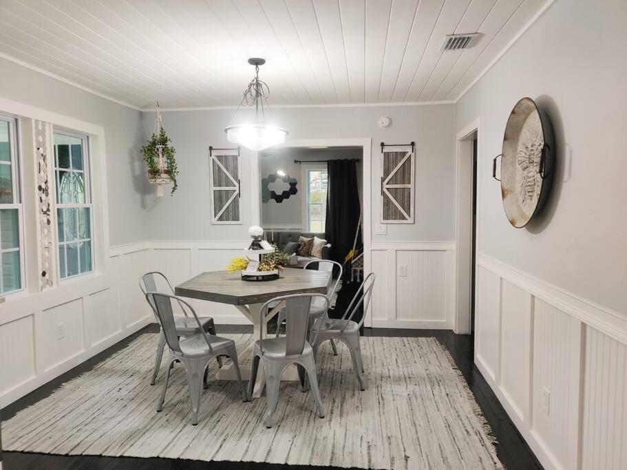 Honeycomb Gem, Beautifully Designed & Near Downtown Thomasville Buitenkant foto
